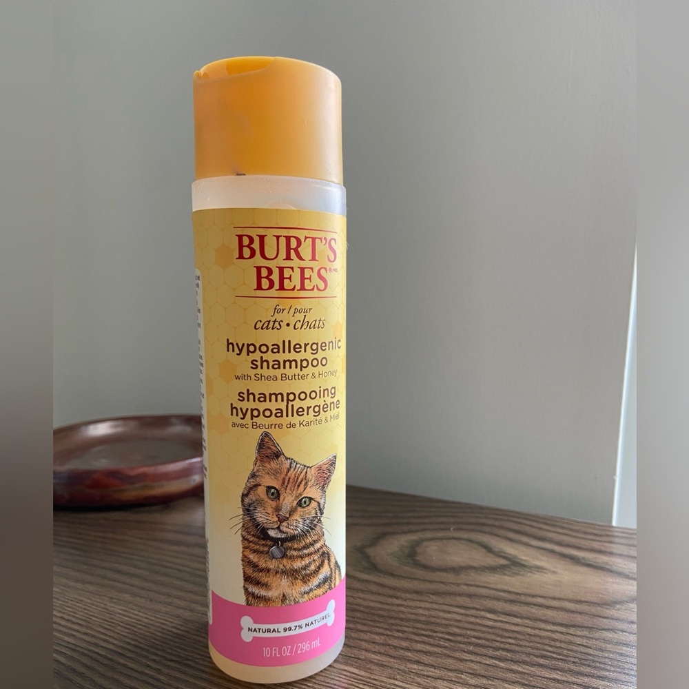 Burt's Bees Hypoallergenic Shampoo for Cats, 10 fl. oz. NWOT